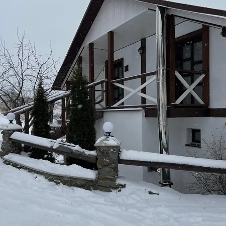 готельно-ресторанний комплекс кичера * Volovets