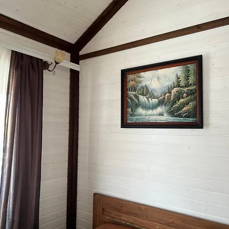 готельно-ресторанний комплекс кичера * Volovets