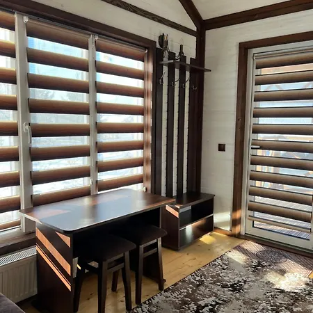 готельно-ресторанний комплекс кичера * Volovets