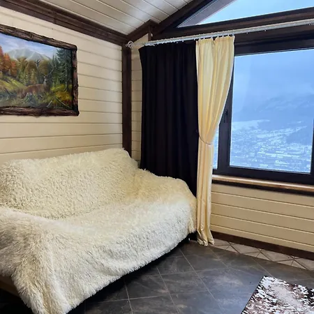 готельно-ресторанний комплекс кичера * Volovets