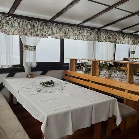 готельно-ресторанний комплекс кичера Volovets