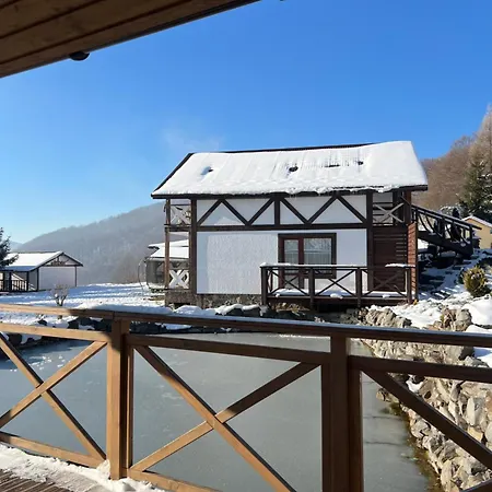 Hotel готельно-ресторанний комплекс кичера Volovets